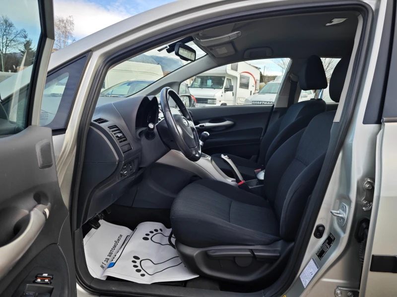 Toyota Auris 1, 6 Dual VVT- i, снимка 9 - Автомобили и джипове - 53346246