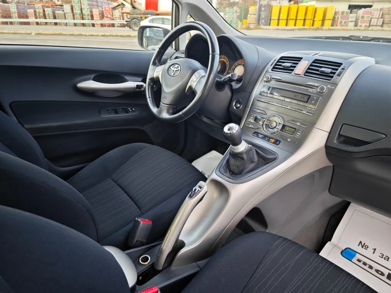Toyota Auris 1, 6 Dual VVT- i, снимка 11 - Автомобили и джипове - 53346246