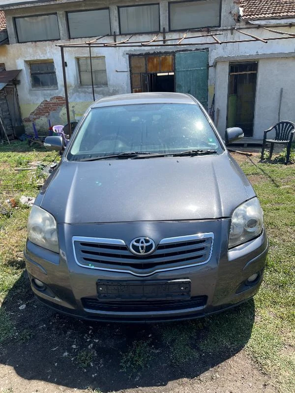 Toyota Avensis 2.2 D-4D 150кс. НА ЧАСТИ, снимка 2 - Автомобили и джипове - 41305480