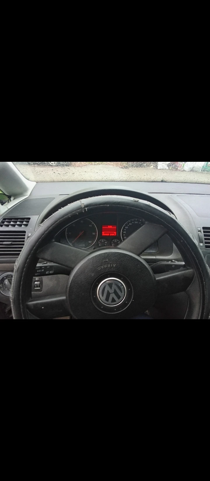 VW Touran, снимка 8 - Автомобили и джипове - 56735063