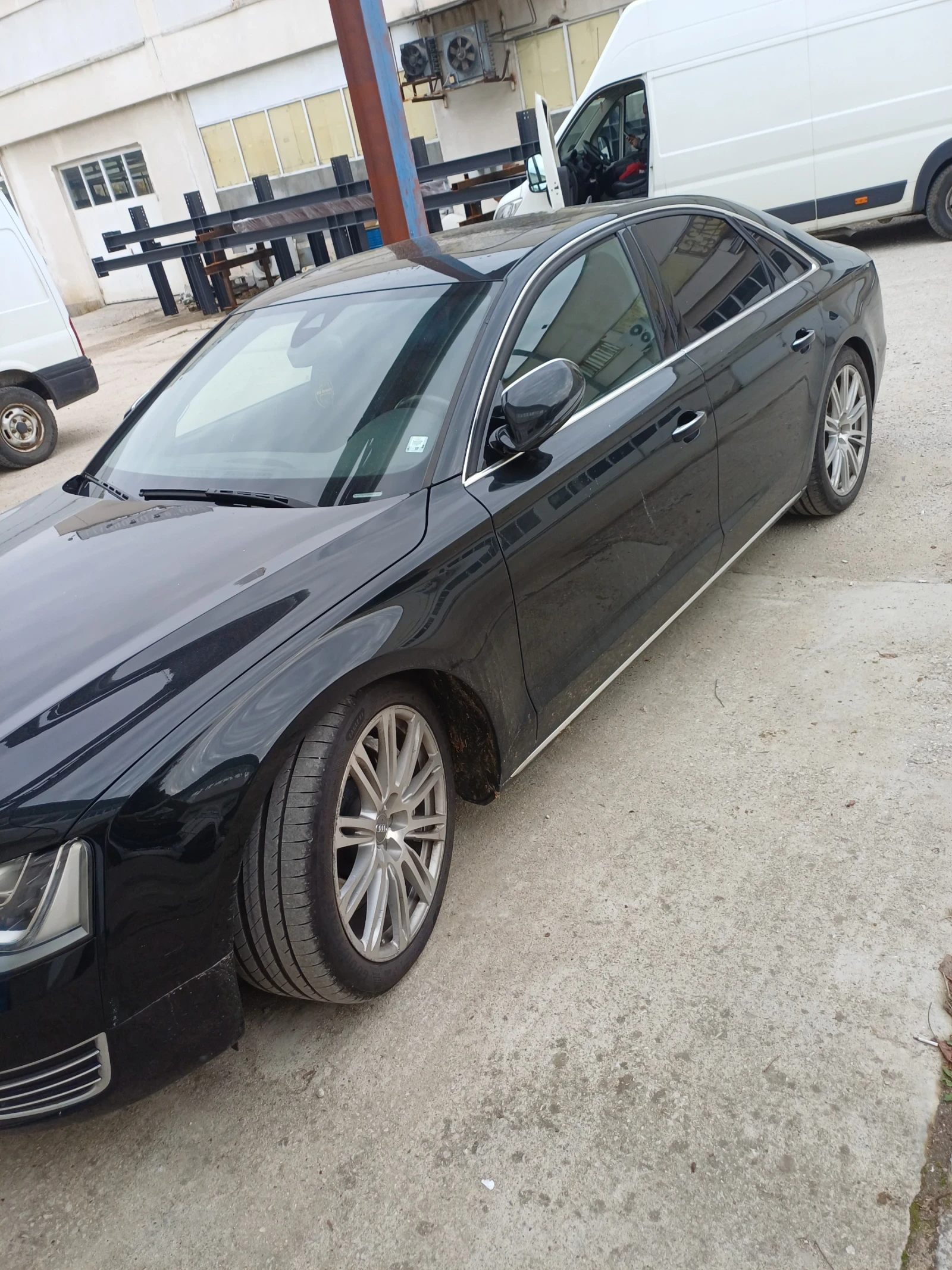 Audi A8 W12 - изображение 8