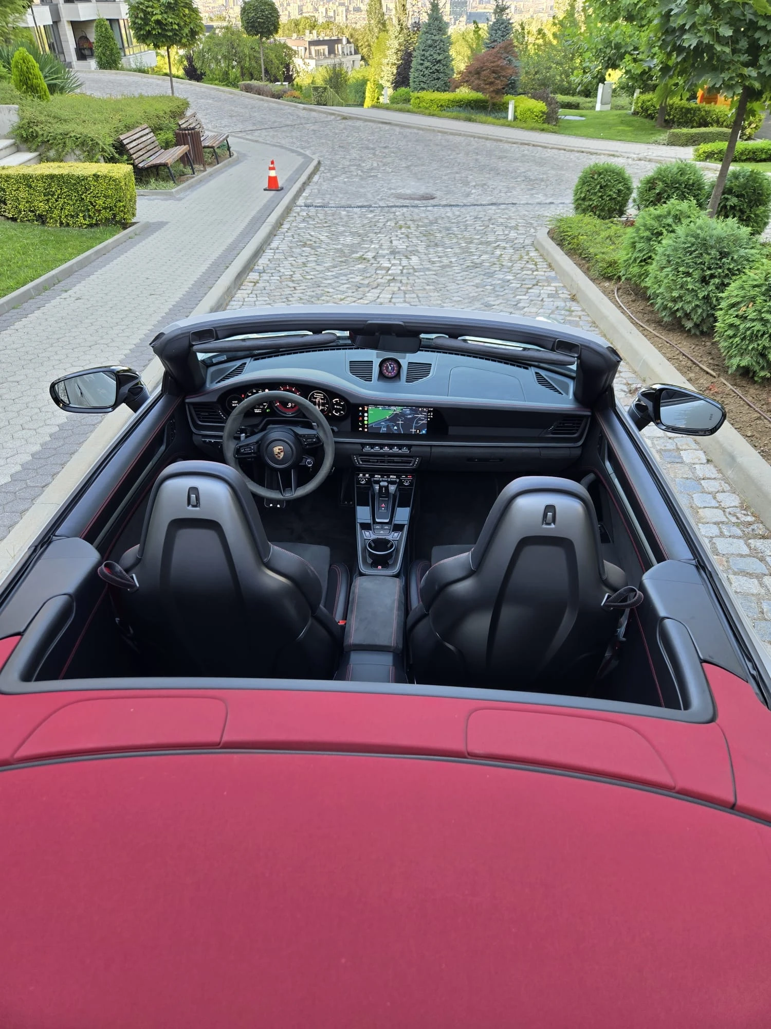 Porsche 911 992 / GTS / CABRIO | Mobile.bg   8