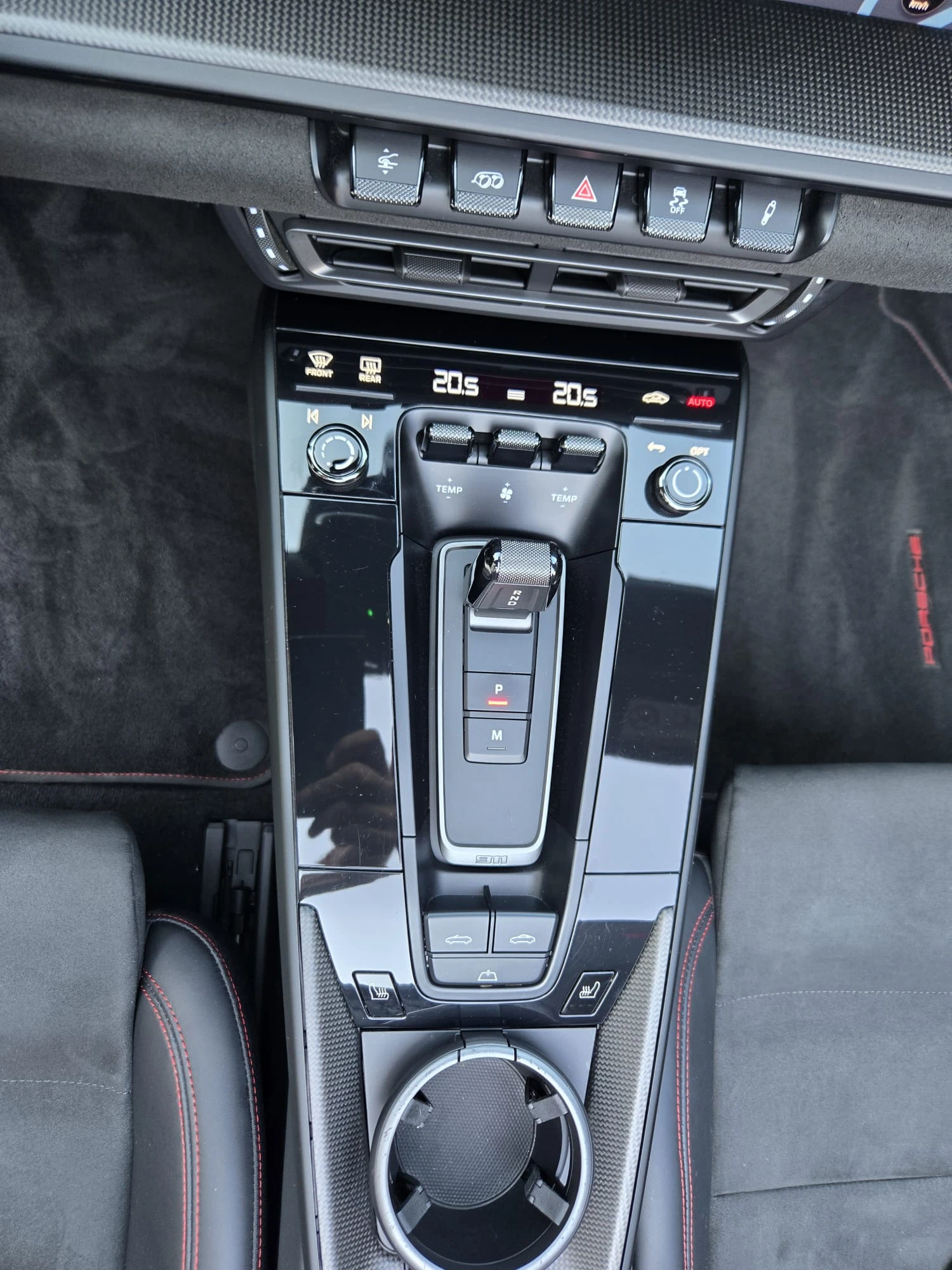 Porsche 911 992 / GTS / CABRIO | Mobile.bg   11