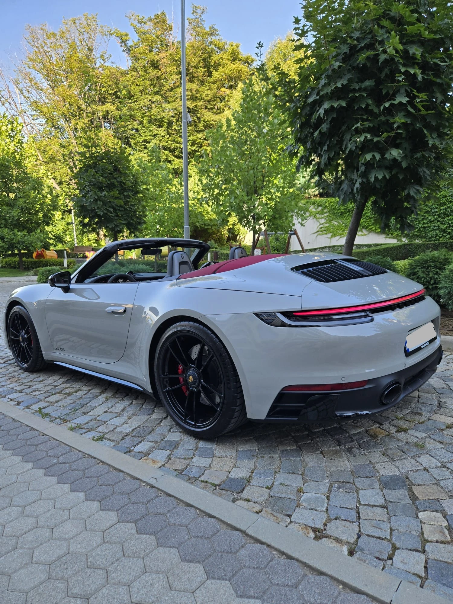 Porsche 911 992 / GTS / CABRIO | Mobile.bg   2