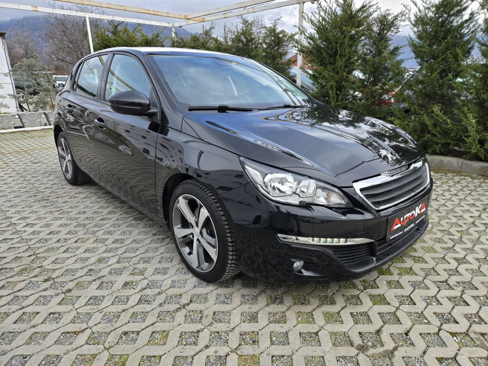 Peugeot 308 1.6HDI-92кс= НАВИ= СЕРВ.ИСТОРИЯ= EURO 6B - изображение 2