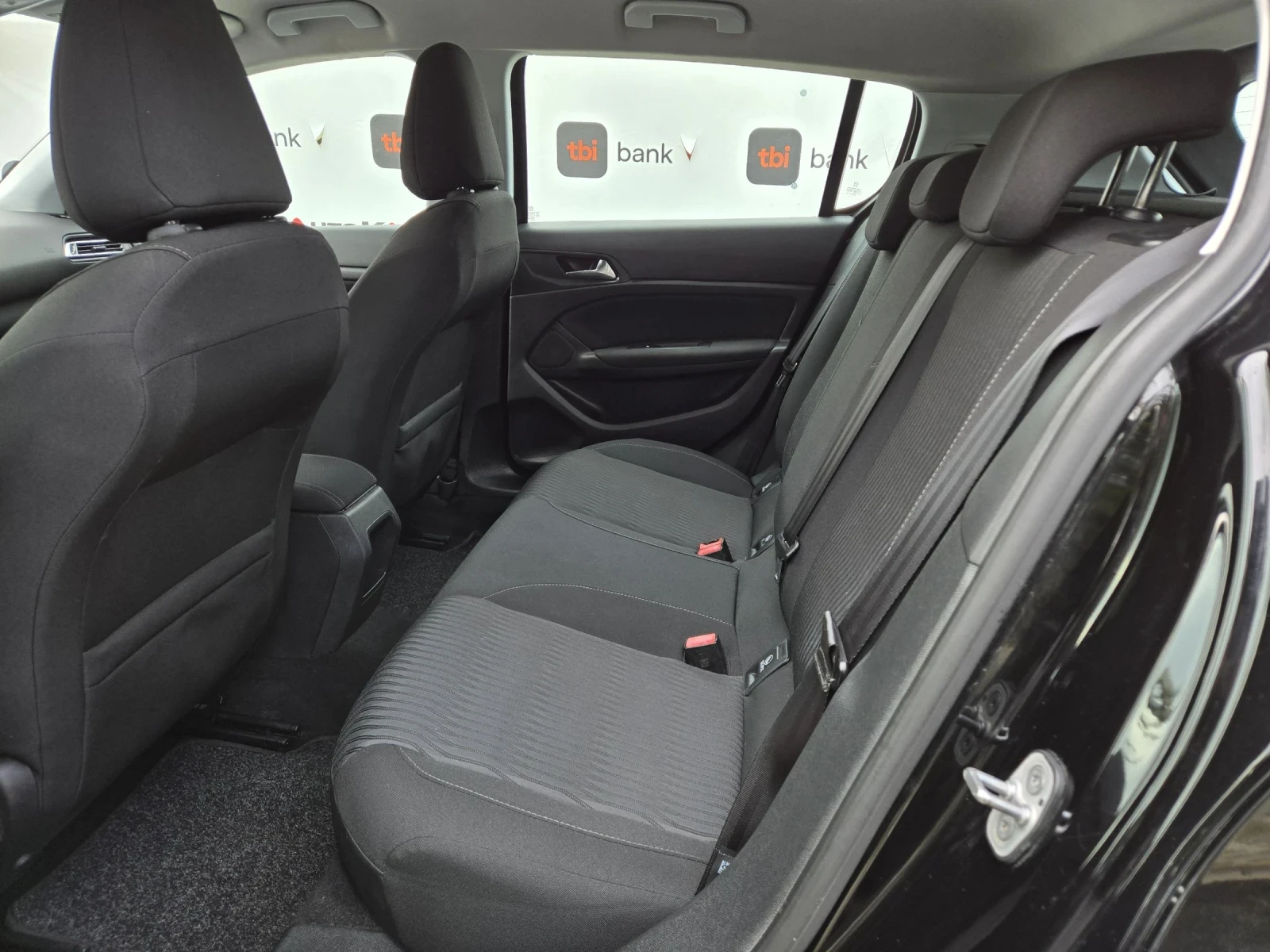 Peugeot 308 1.6HDI-92кс= НАВИ= СЕРВ.ИСТОРИЯ= EURO 6B - изображение 9