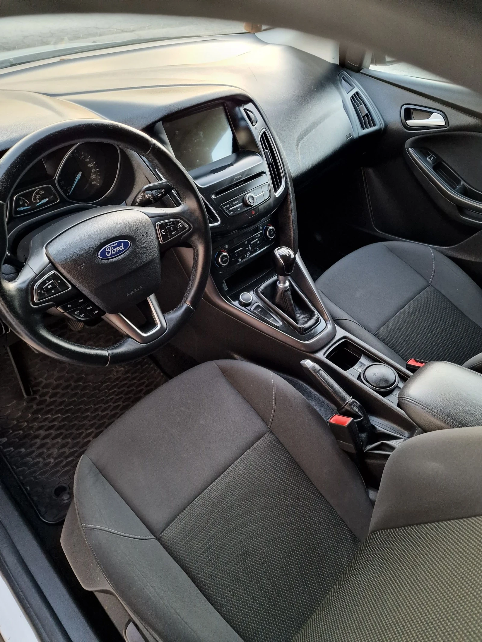 Ford Focus 1.5TDCI - изображение 5