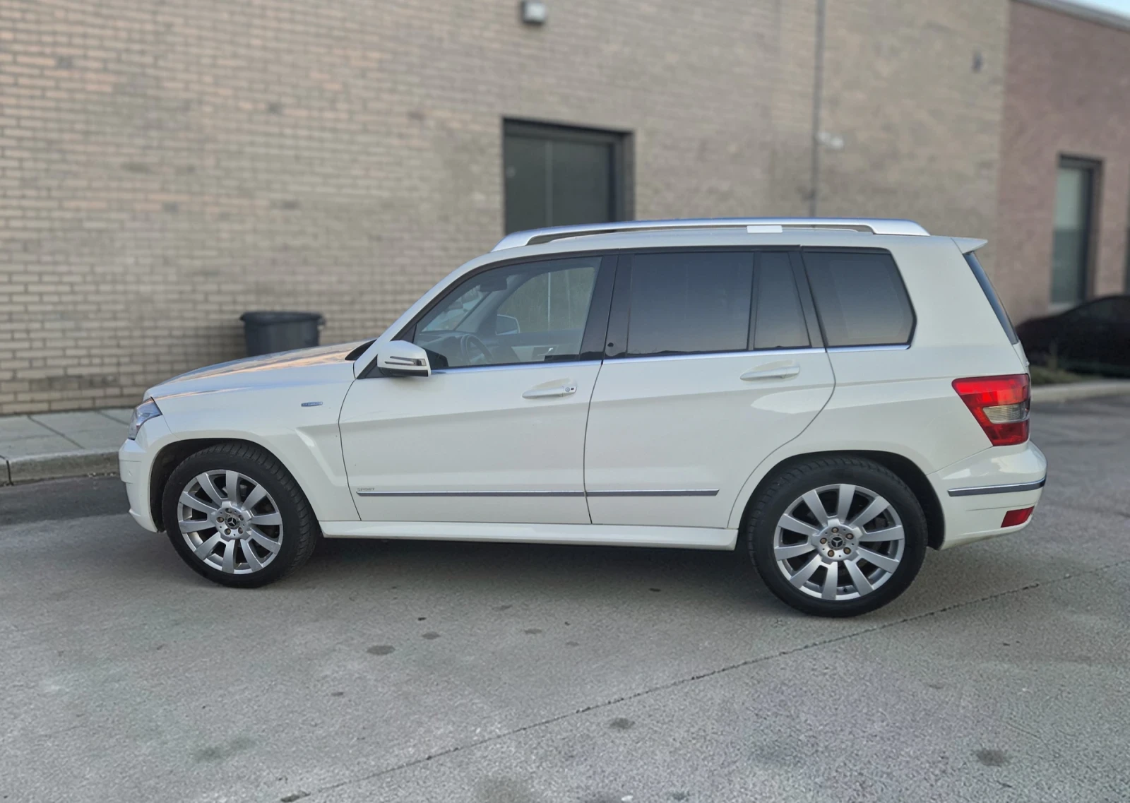 Mercedes-Benz CLK 220 CDI 4-MATIC 7G-TRONIC, снимка 2 - Автомобили и джипове - 53924049