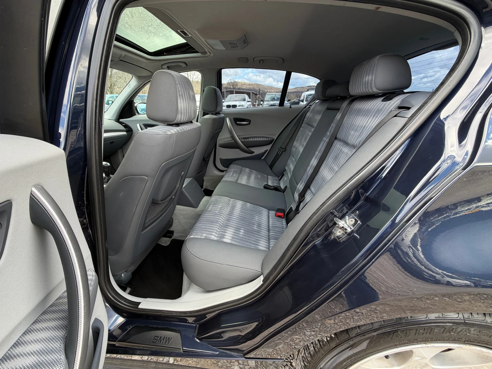 BMW 120 2.0D 163кс * Ксенон* * Климатроник* , снимка 15 - Автомобили и джипове - 54005836