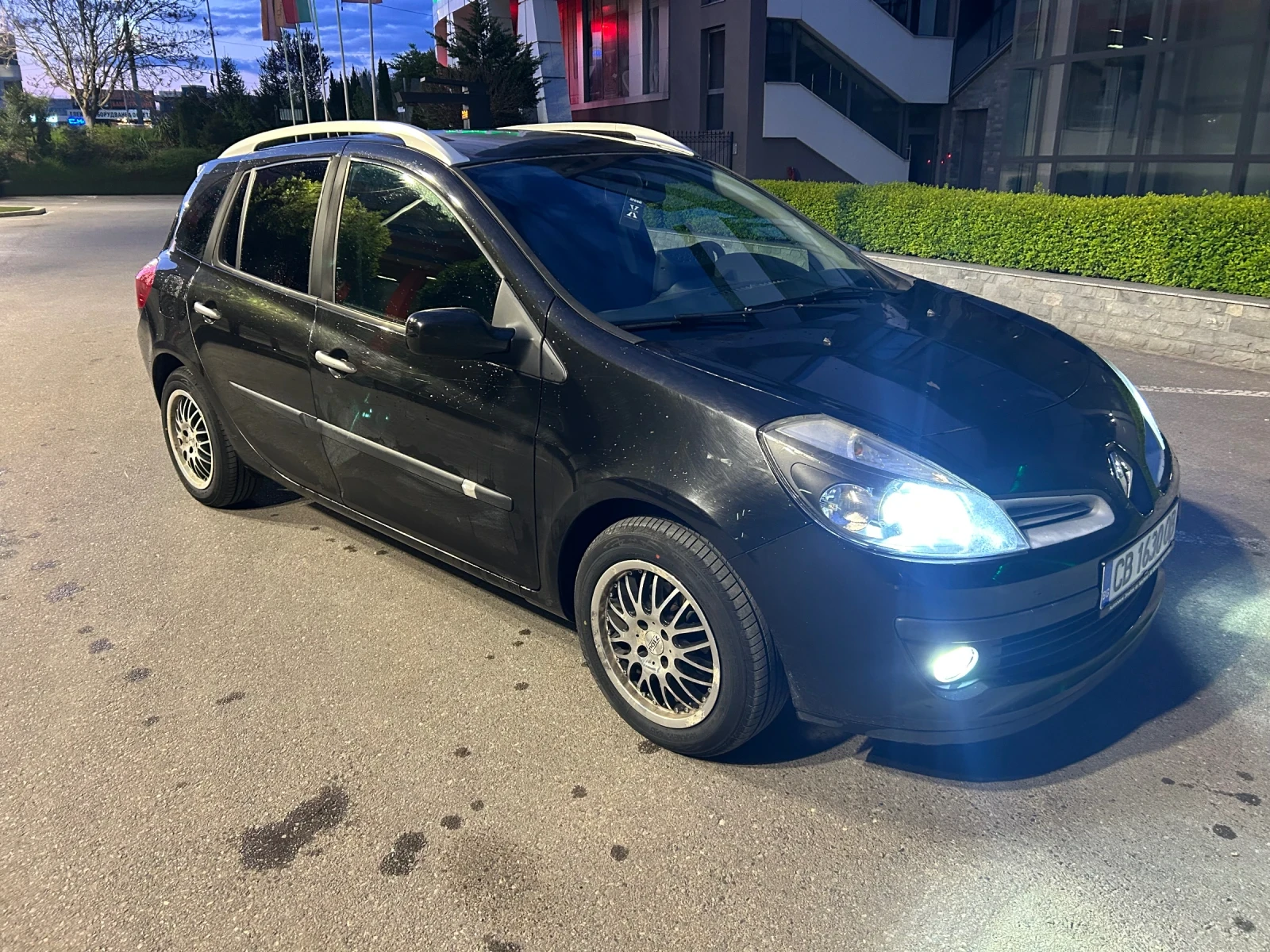 Renault Clio 1.2 TSE GRANDTOUR, снимка 9 - Автомобили и джипове - 54385198