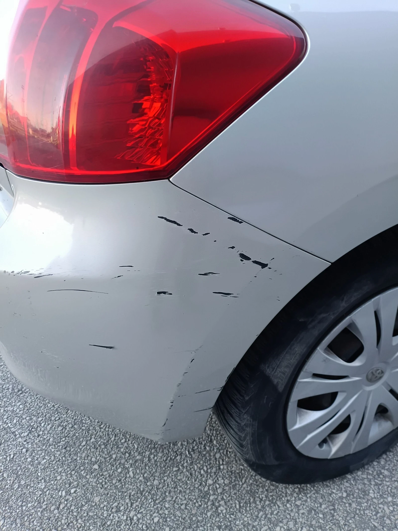 Toyota Auris 1.6 LPG, снимка 6 - Автомобили и джипове - 54570405