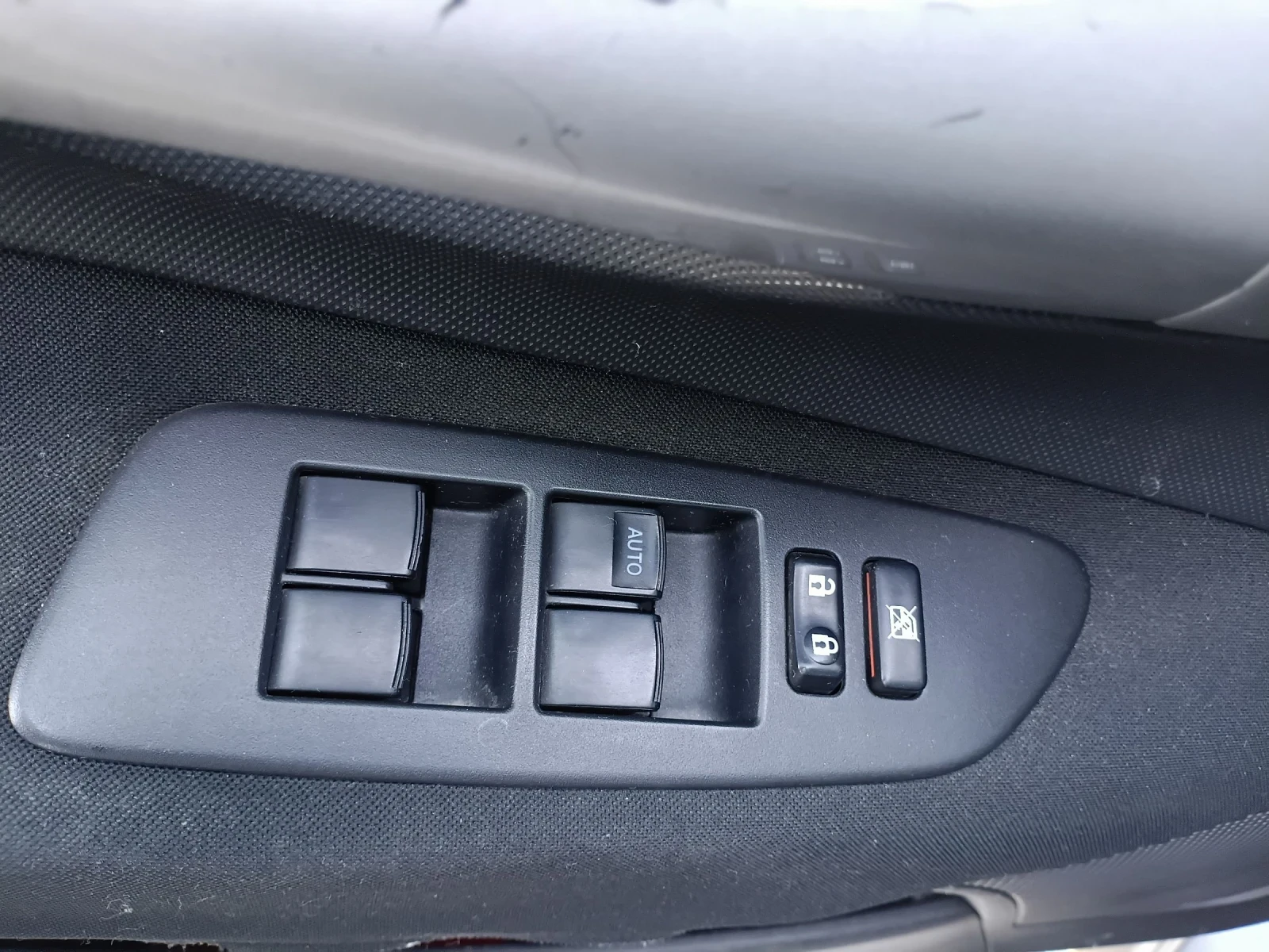 Toyota Auris 1.6 LPG, снимка 9 - Автомобили и джипове - 54570405