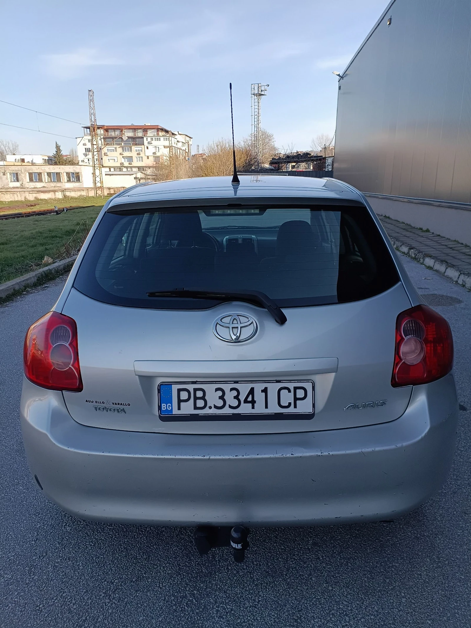 Toyota Auris 1.6 LPG, снимка 3 - Автомобили и джипове - 54570405