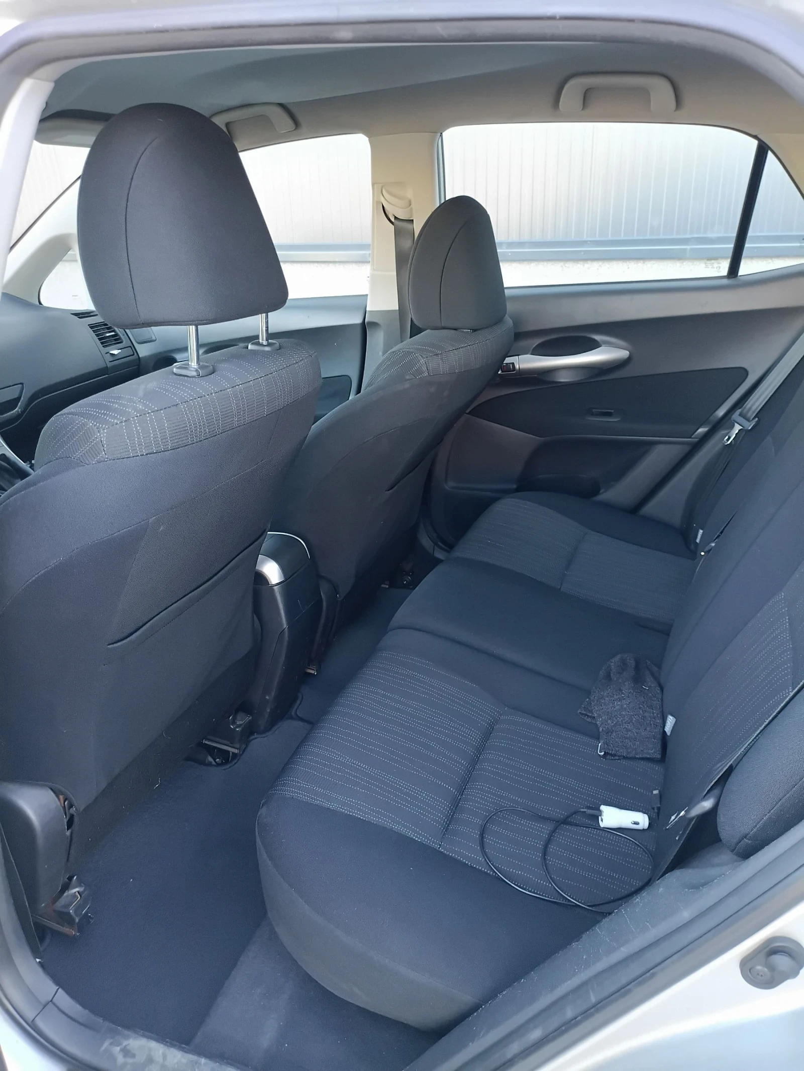 Toyota Auris 1.6 LPG, снимка 10 - Автомобили и джипове - 54570405