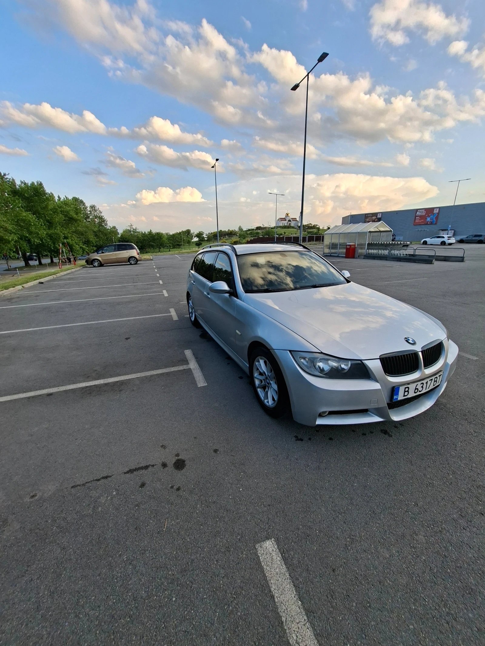 BMW 320 Комби, снимка 10 - Автомобили и джипове - 54732599