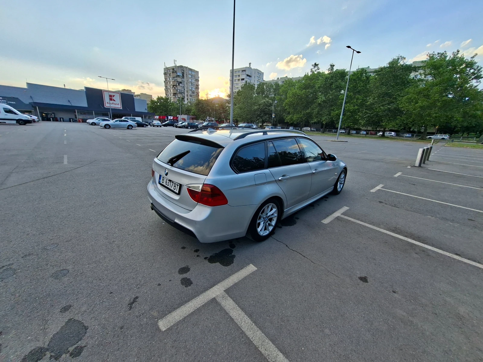 BMW 320 Комби, снимка 9 - Автомобили и джипове - 54732599