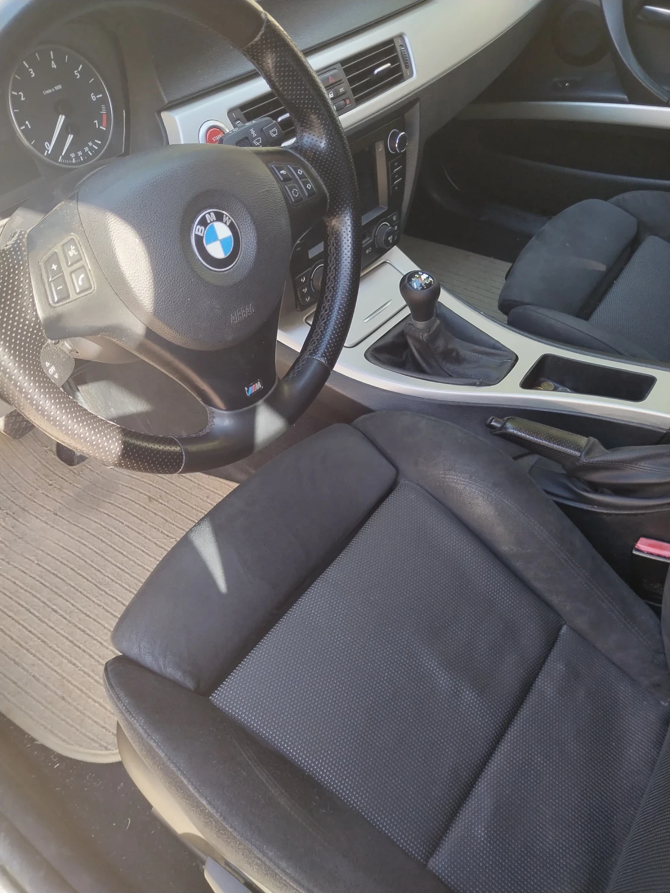 BMW 320 Комби, снимка 16 - Автомобили и джипове - 54732599