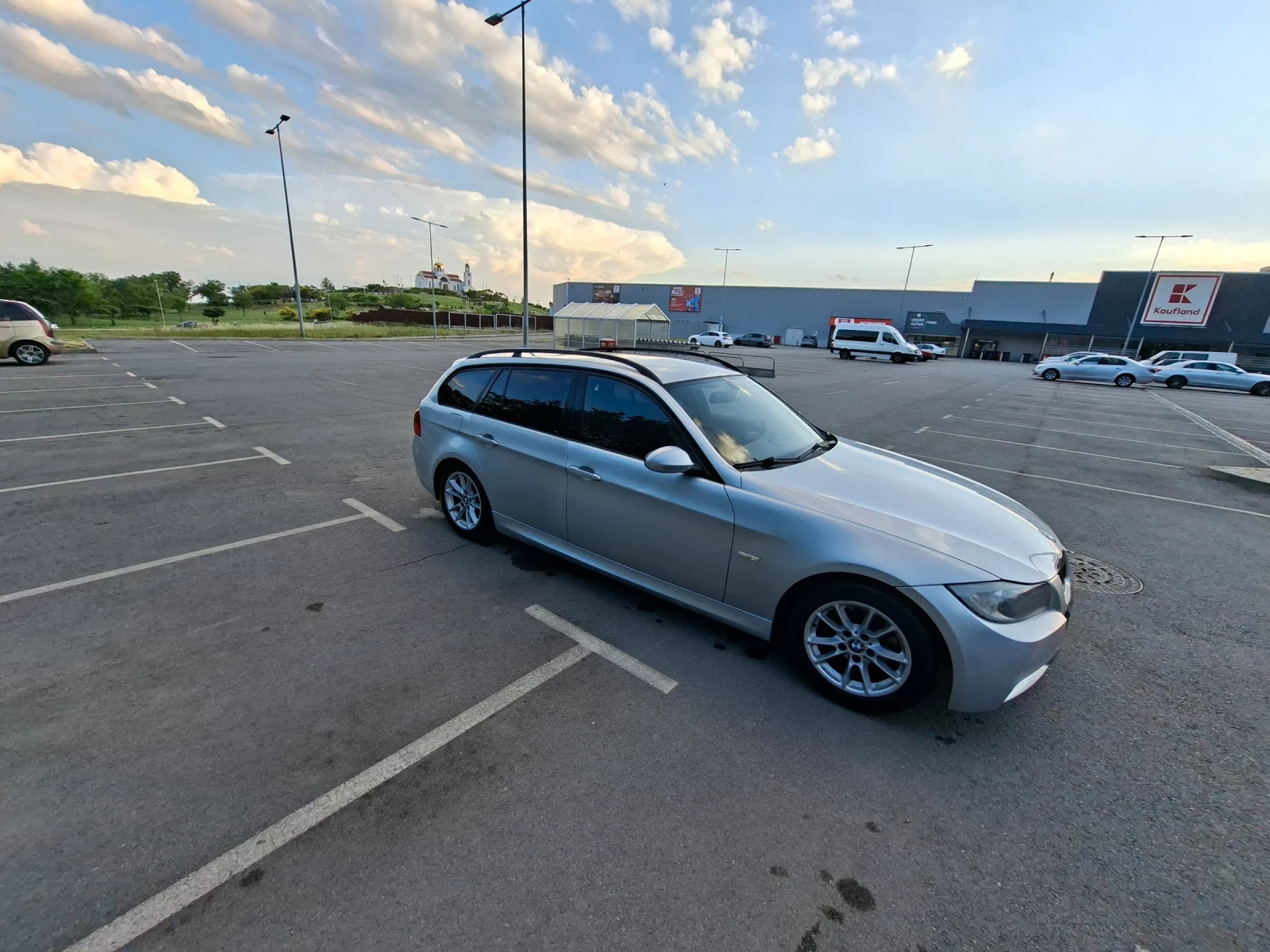 BMW 320 Комби, снимка 11 - Автомобили и джипове - 54732599