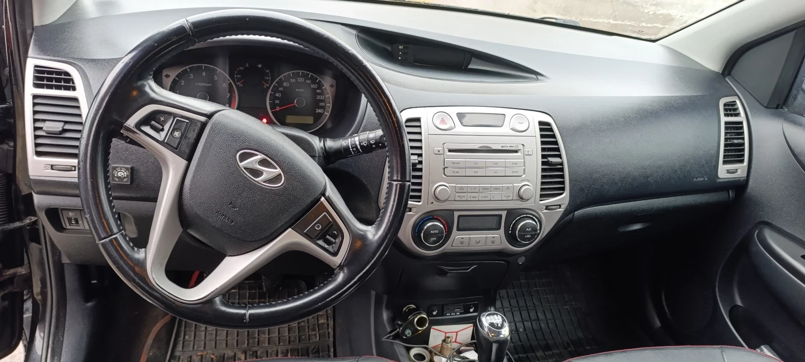Hyundai I20, снимка 11 - Автомобили и джипове - 55425773