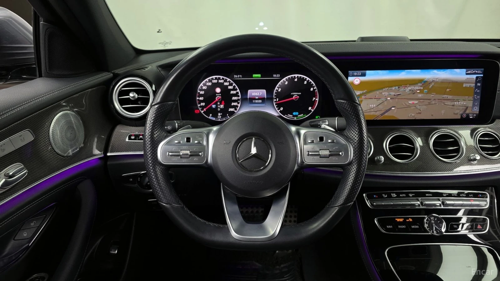 Mercedes-Benz E 350 AMG LINE* 4MATIC* 360* PANO* BURMESTER* DISTRO, снимка 10 - Автомобили и джипове - 55464212