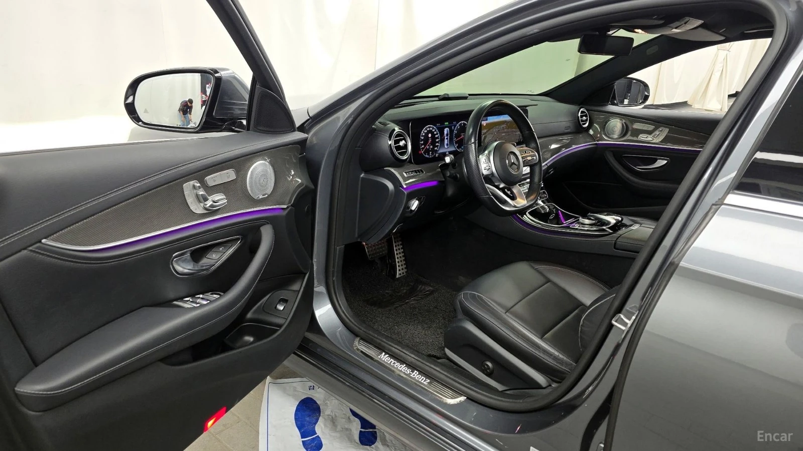 Mercedes-Benz E 350 AMG LINE* 4MATIC* 360* PANO* BURMESTER* DISTRO, снимка 7 - Автомобили и джипове - 55464212