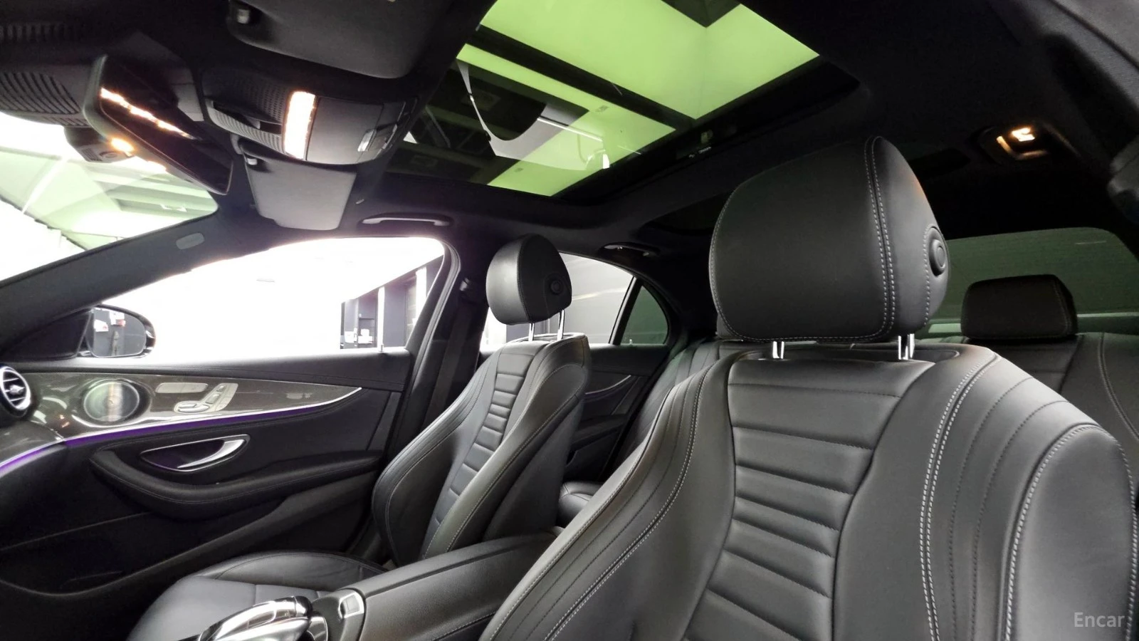 Mercedes-Benz E 350 AMG LINE* 4MATIC* 360* PANO* BURMESTER* DISTRO, снимка 14 - Автомобили и джипове - 55464212
