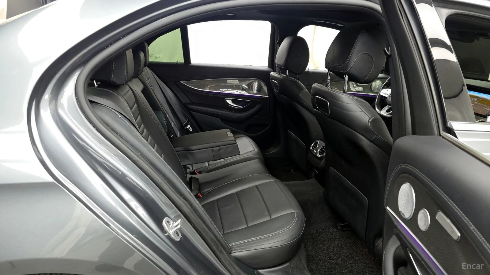 Mercedes-Benz E 350 AMG LINE* 4MATIC* 360* PANO* BURMESTER* DISTRO, снимка 9 - Автомобили и джипове - 55464212