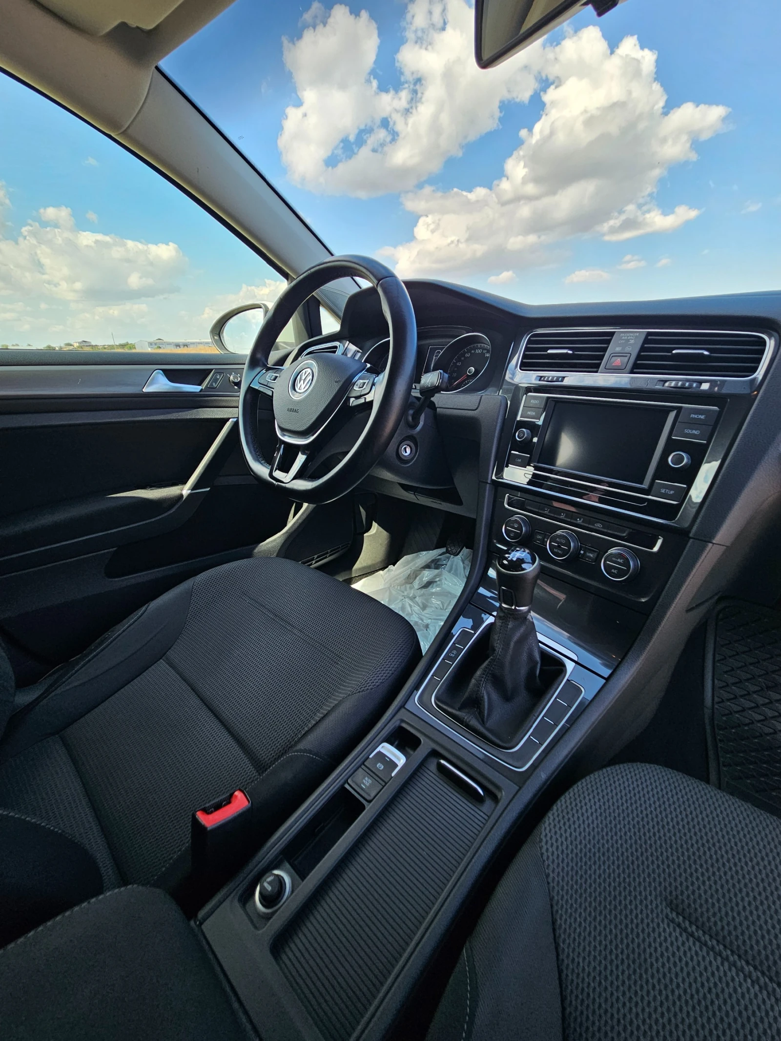 VW Golf 7.5 1.6TDI, снимка 12 - Автомобили и джипове - 55696289