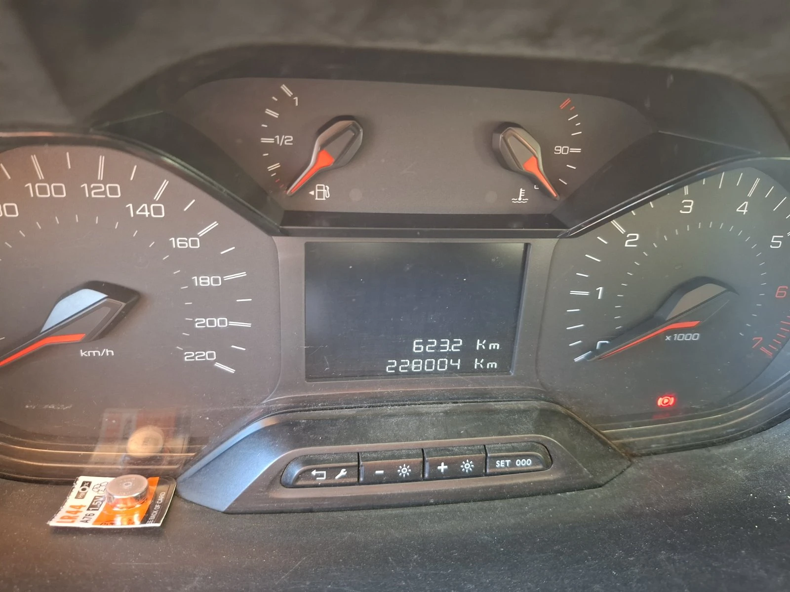 Peugeot Partner 1, 5 HDI, снимка 8 - Автомобили и джипове - 55885974
