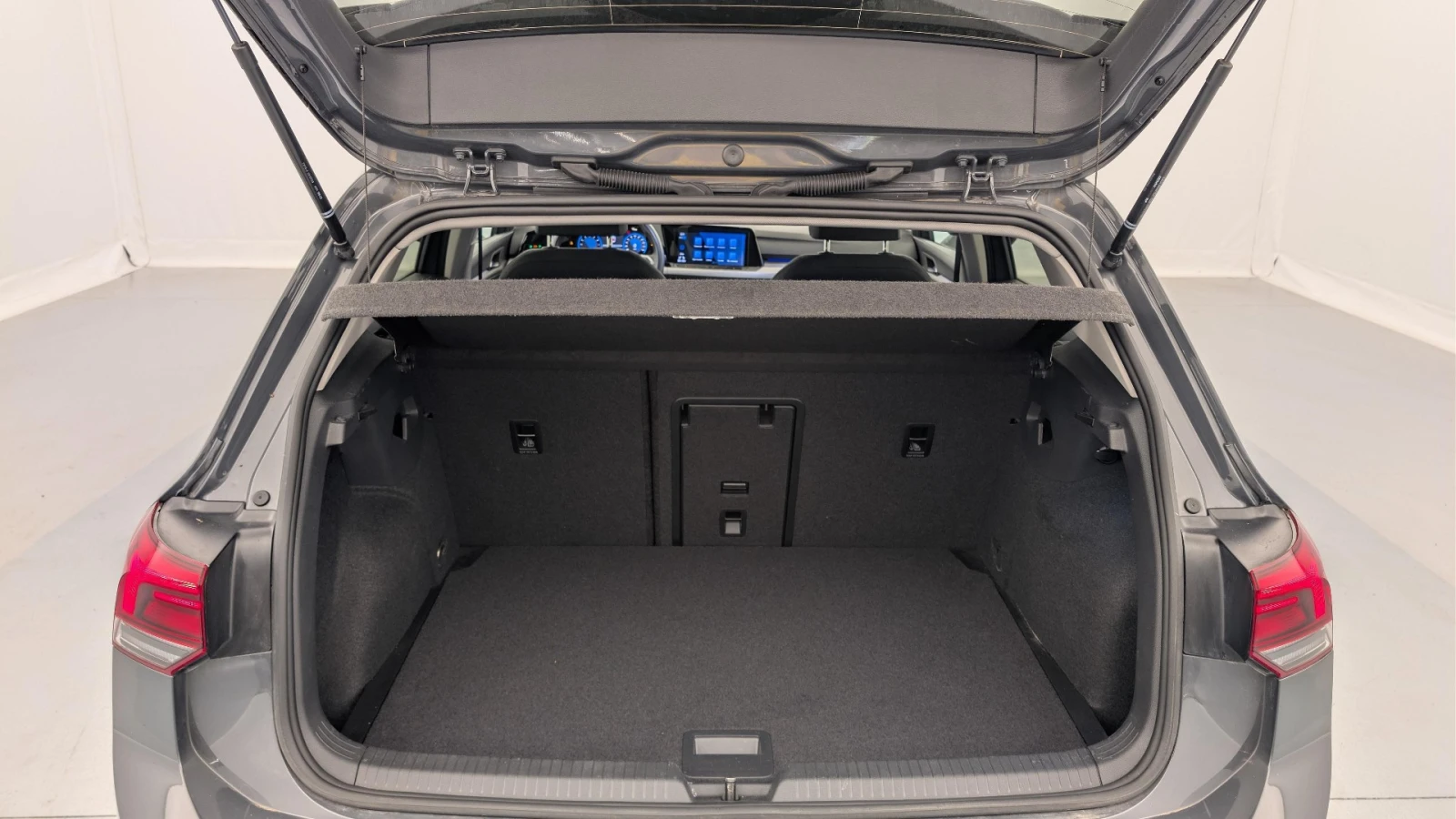 VW Golf 1.5 TSI Life Business Навигация, снимка 15 - Автомобили и джипове - 56068700