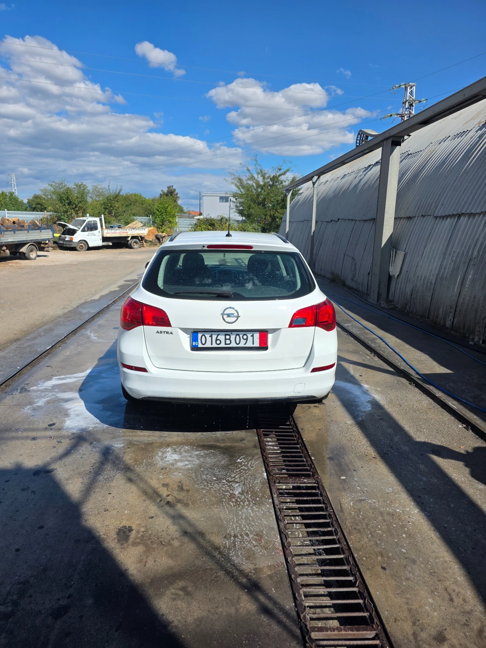 Opel Astra 1.4 100 кс, снимка 5 - Автомобили и джипове - 56221383