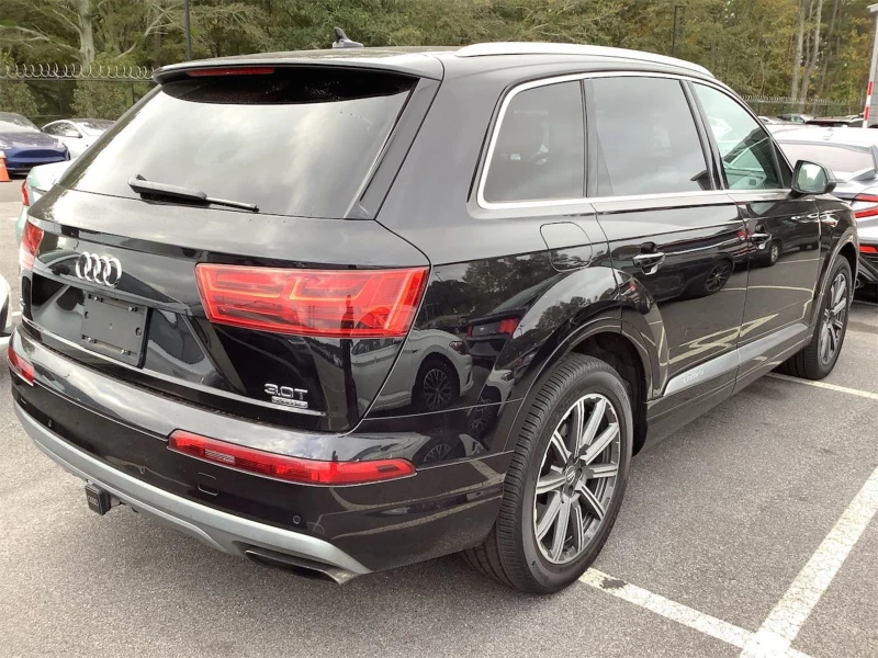 Audi Q7 от 1ви собственик* pano* premium plus* камера* 7ме, снимка 3 - Автомобили и джипове - 47970736