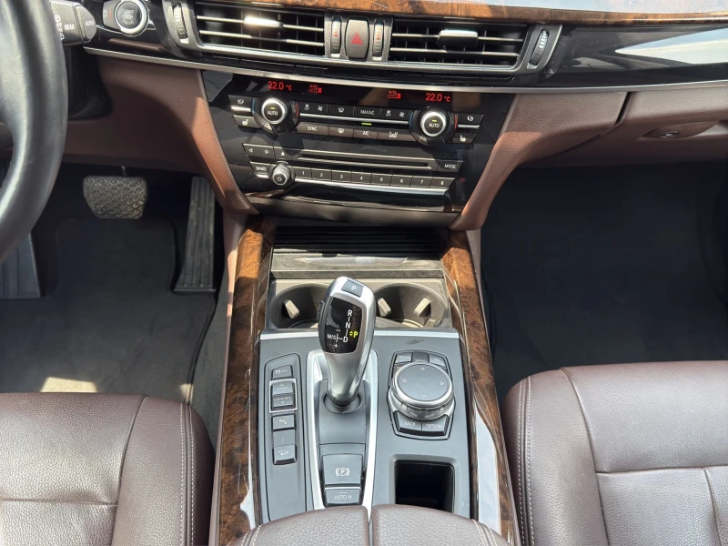 BMW X5 3.5I* xDRIVE* LED* PANO* CAMERA* KEYLESS* , снимка 12 - Автомобили и джипове - 50605631