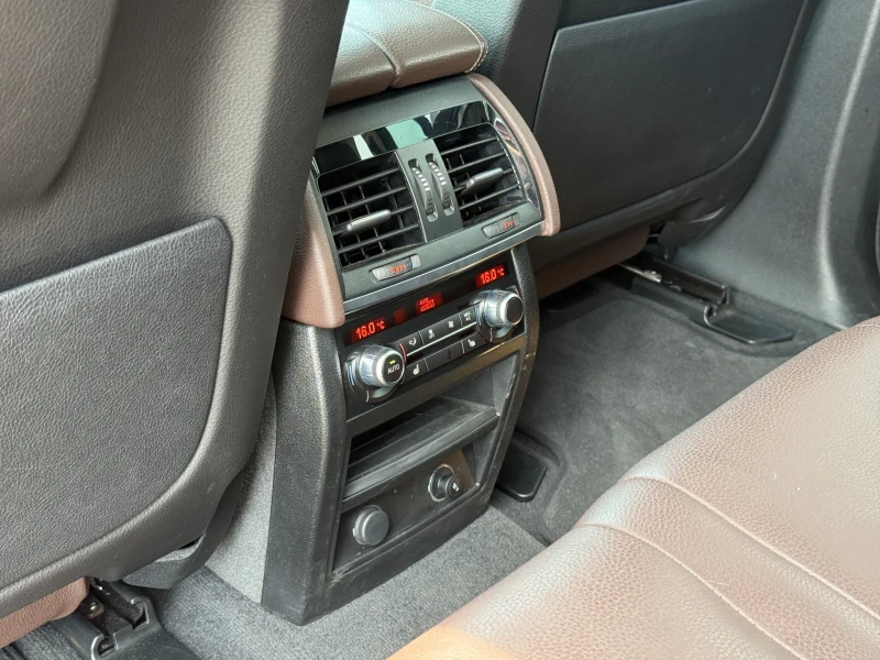 BMW X5 3.5I* xDRIVE* LED* PANO* CAMERA* KEYLESS* , снимка 15 - Автомобили и джипове - 50605631