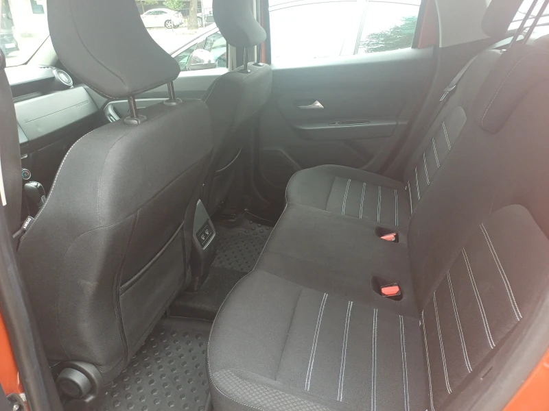 Dacia Duster 1.3 Tce, снимка 8 - Автомобили и джипове - 52307556