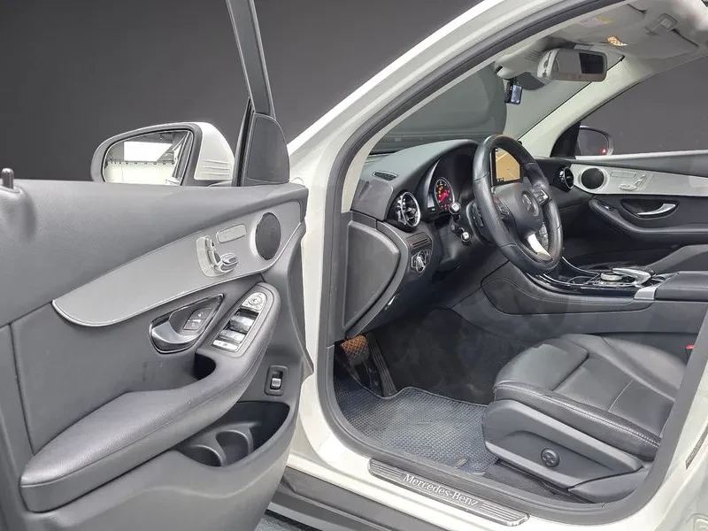 Mercedes-Benz GLC 220 4MATIC - САМО 30% АВАНС, снимка 10 - Автомобили и джипове - 56005619