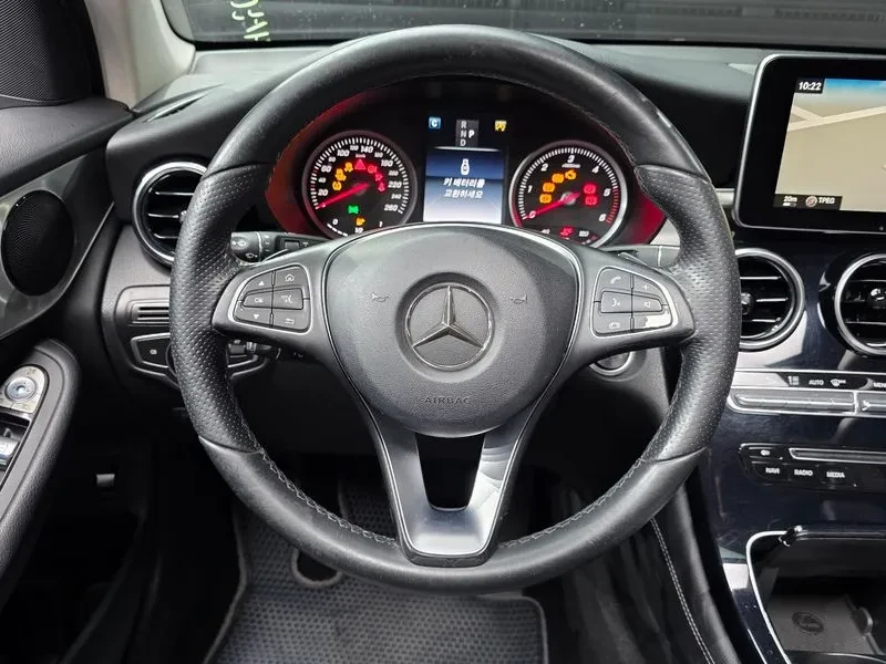 Mercedes-Benz GLC 220 4MATIC - САМО 30% АВАНС, снимка 13 - Автомобили и джипове - 56005619