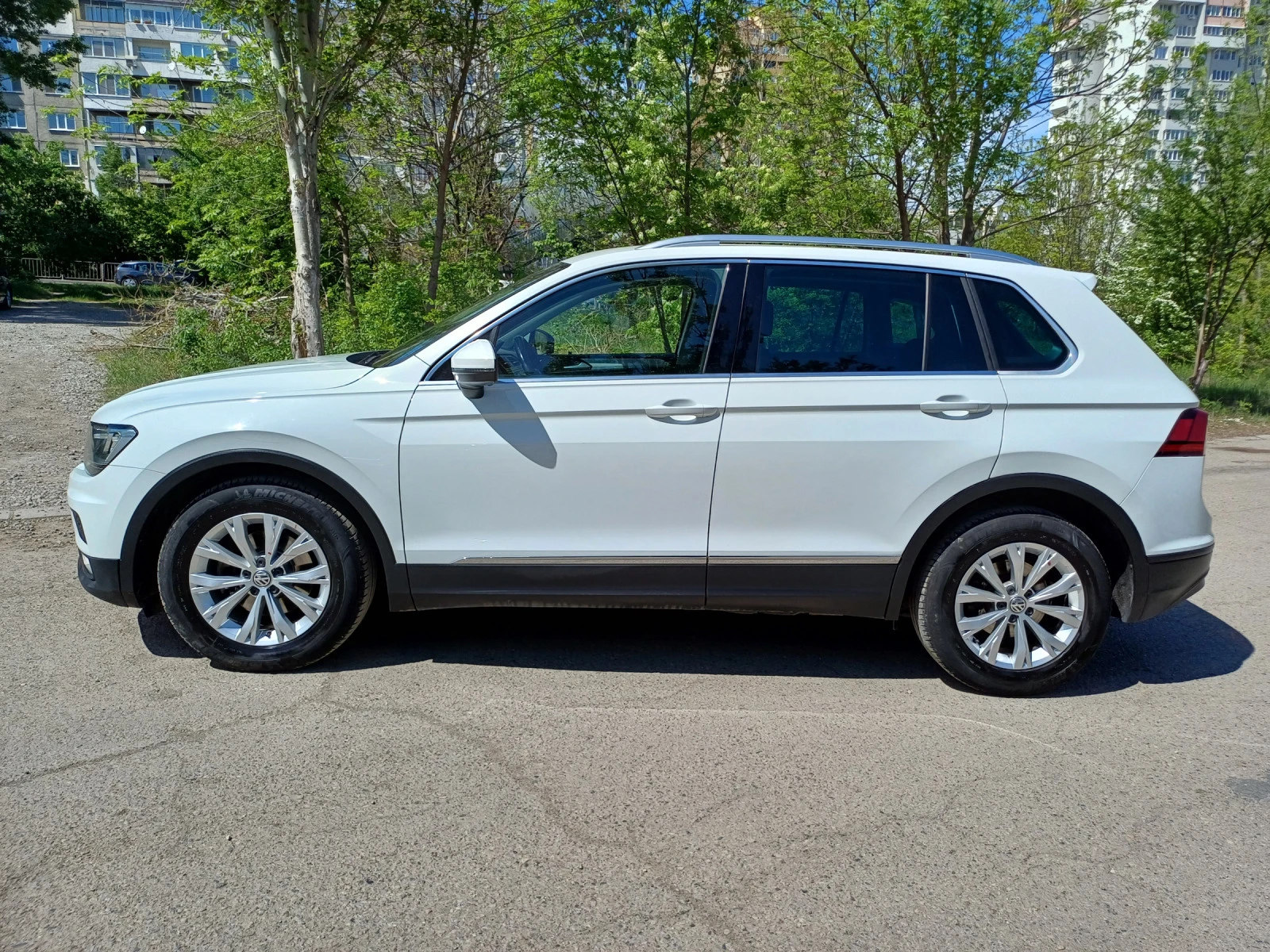 VW Tiguan TDI BLUEMOTION NAVI  - изображение 7