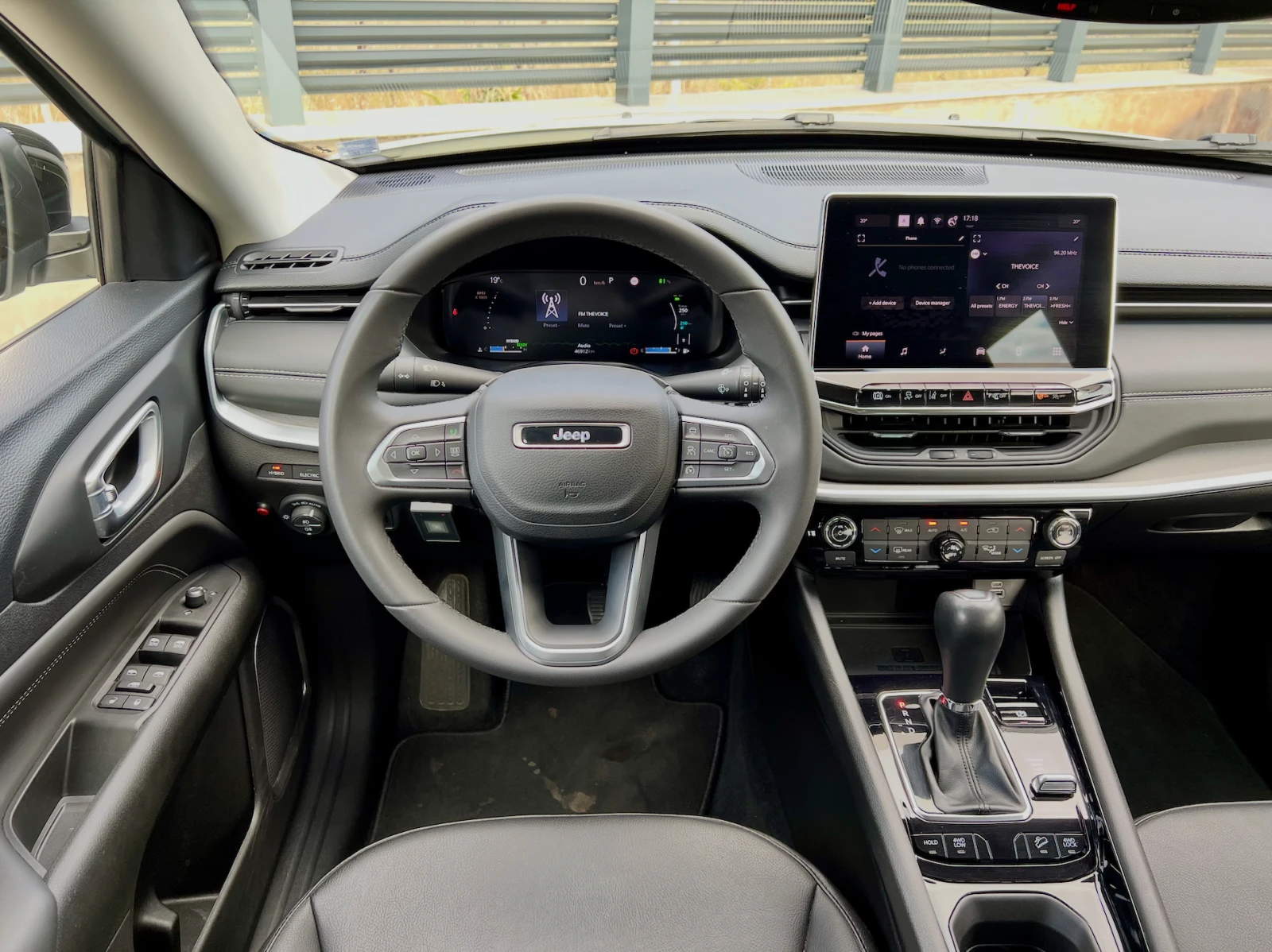 Jeep Compass 4Xe Limited/Дигитално/Дистроник/Камера - изображение 5