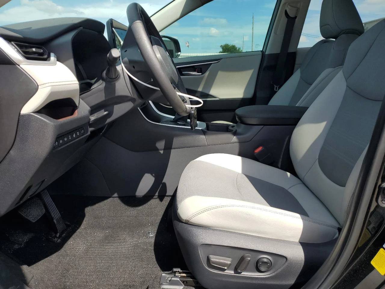 Toyota Rav4 LIMITED/4X4/HYBRID/ШИБЕДАХ/ - изображение 7