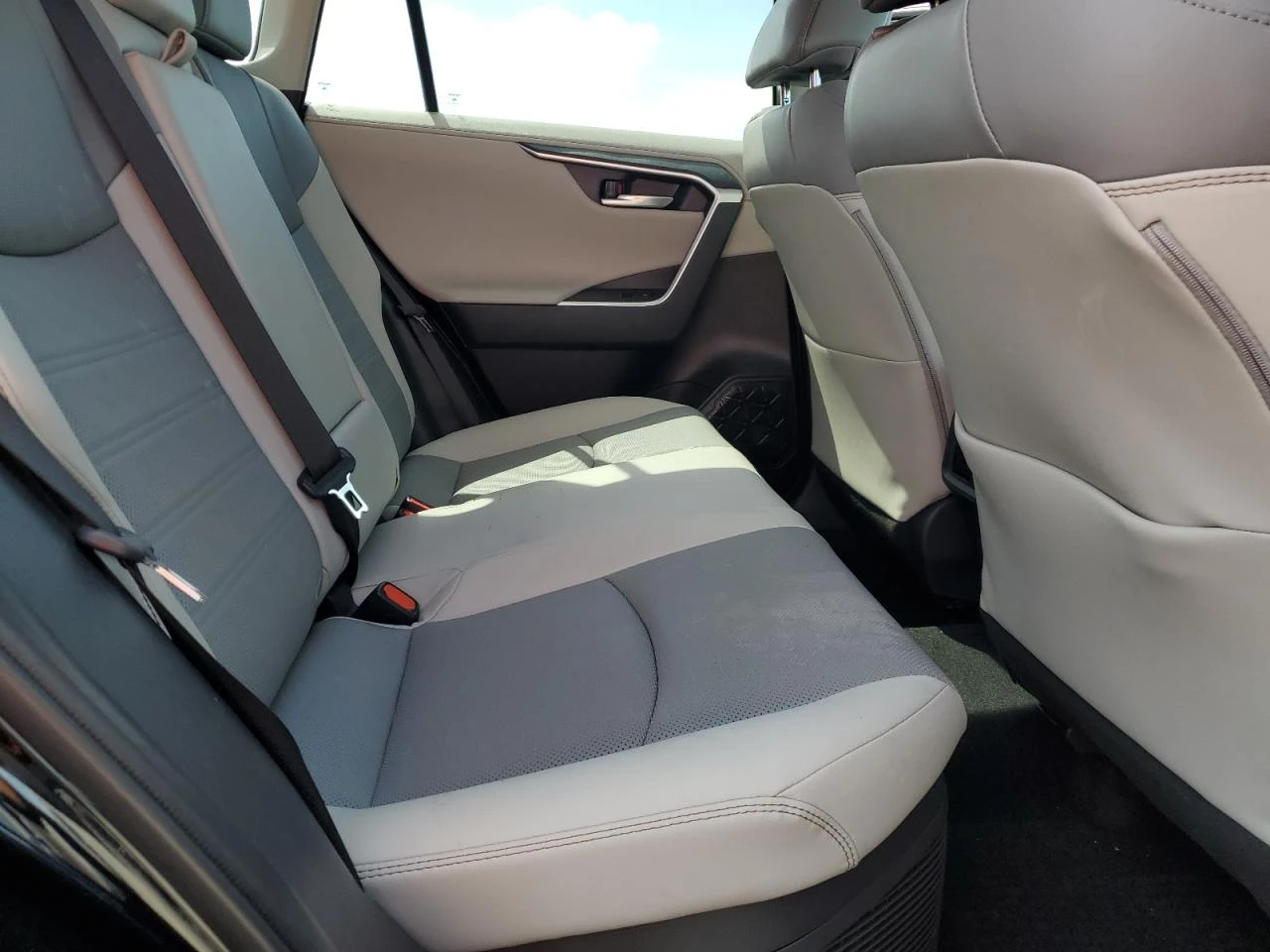 Toyota Rav4 LIMITED/4X4/HYBRID/ШИБЕДАХ/ - изображение 10