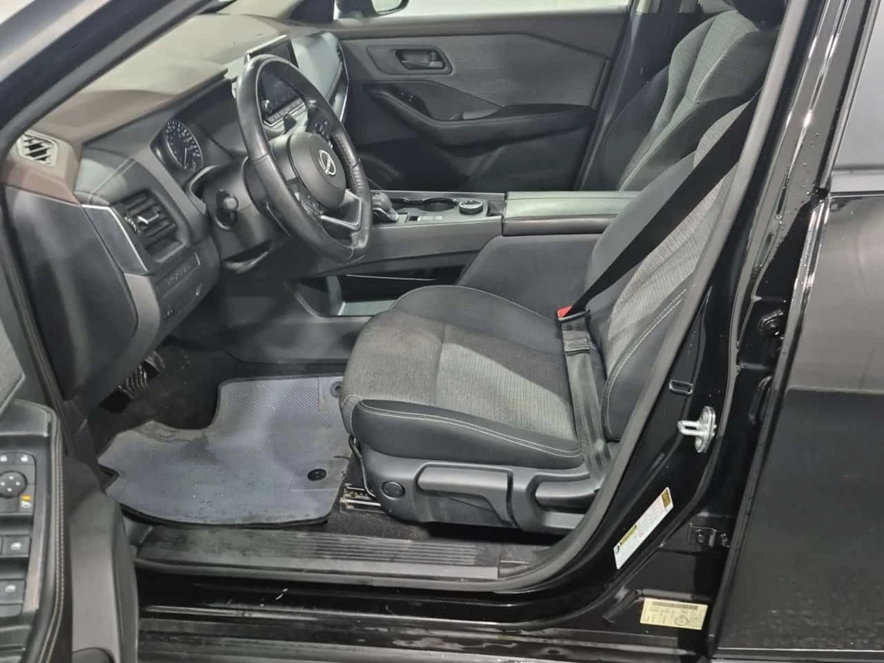 Nissan Rogue S /CARFAX /Подгрев/Навигация /4х4/2 ключа - изображение 8