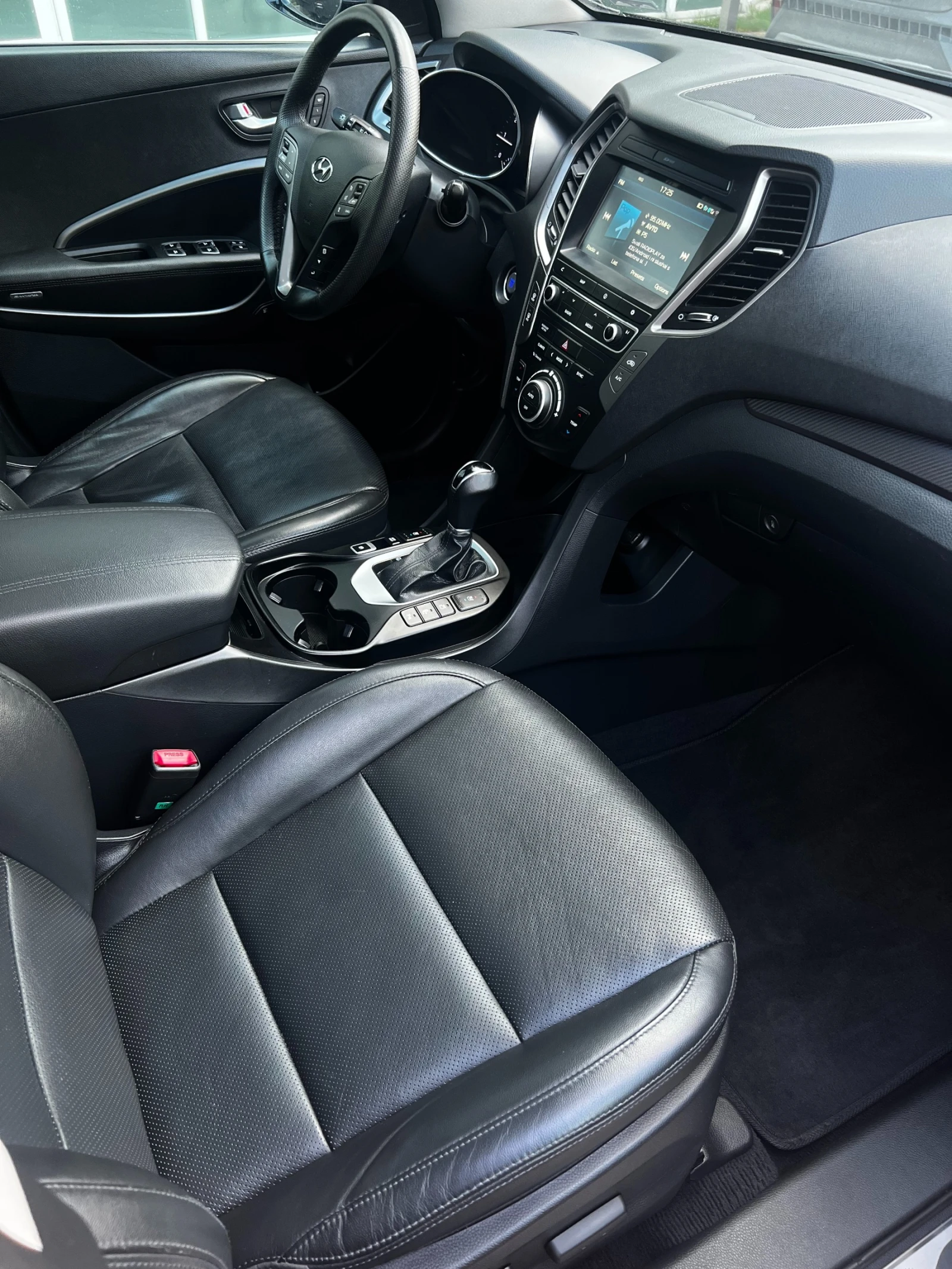 Hyundai Santa fe Premium 4WD, снимка 11 - Автомобили и джипове - 54030005