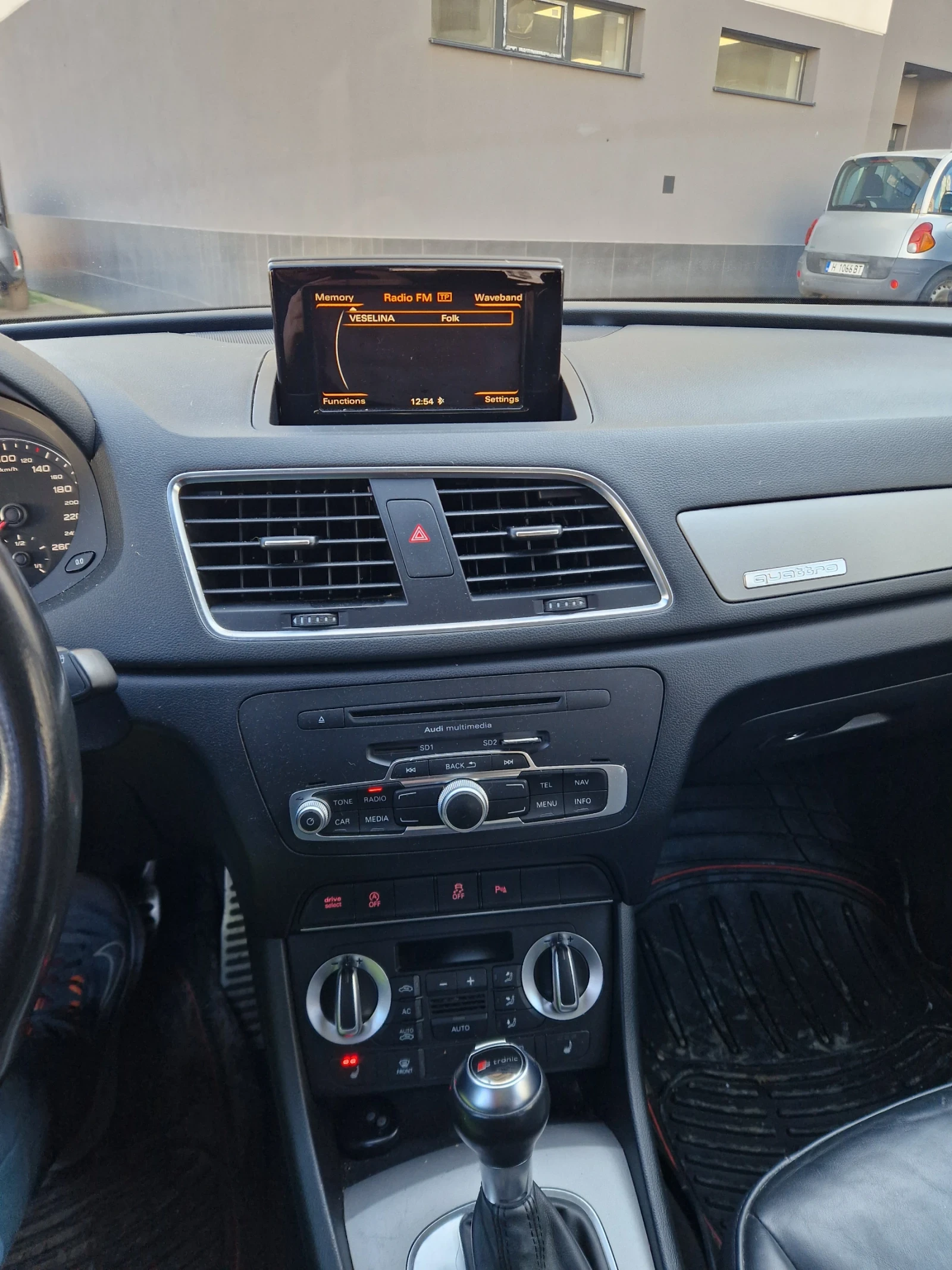 Audi Q3, снимка 11 - Автомобили и джипове - 54174192