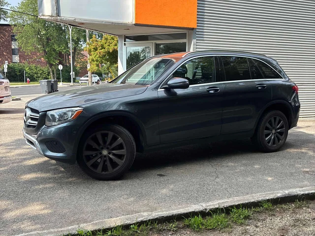 Mercedes-Benz GLC * 300 * CARFAX * ЦЕНА ДО БГ, снимка 2 - Автомобили и джипове - 55626438