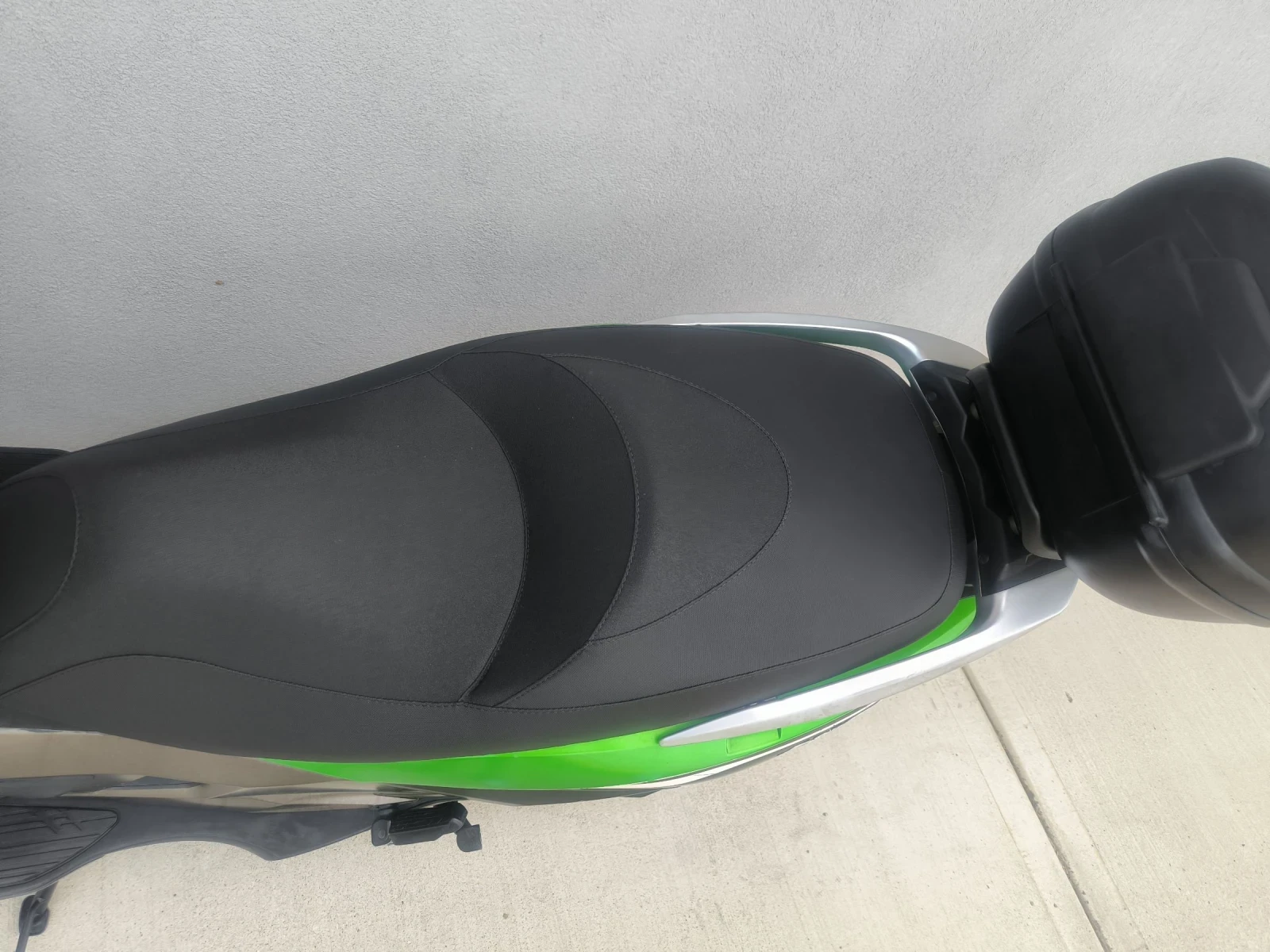 Kawasaki J300 2011 година  - изображение 4
