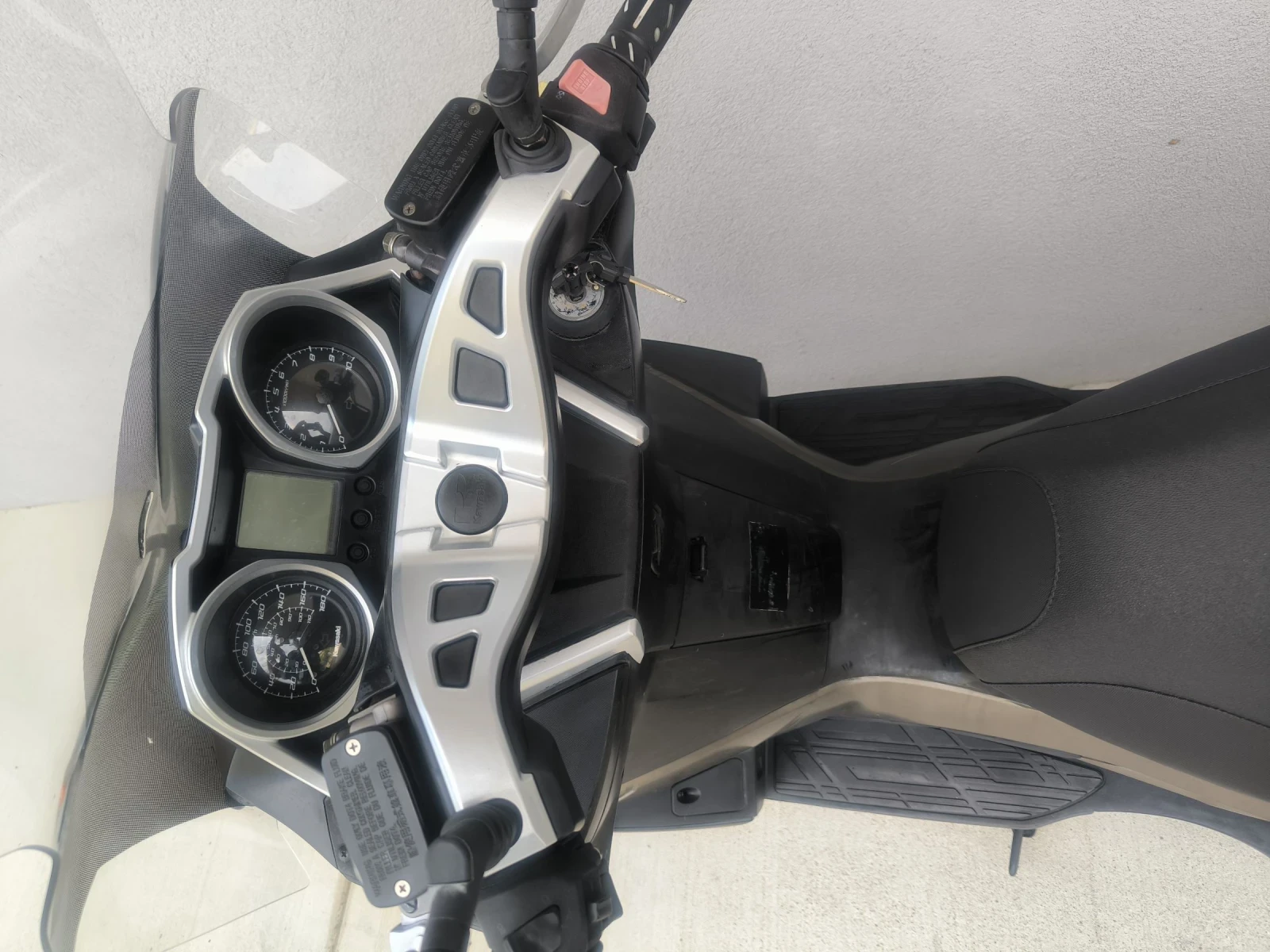 Kawasaki J300 2011 година  - изображение 5