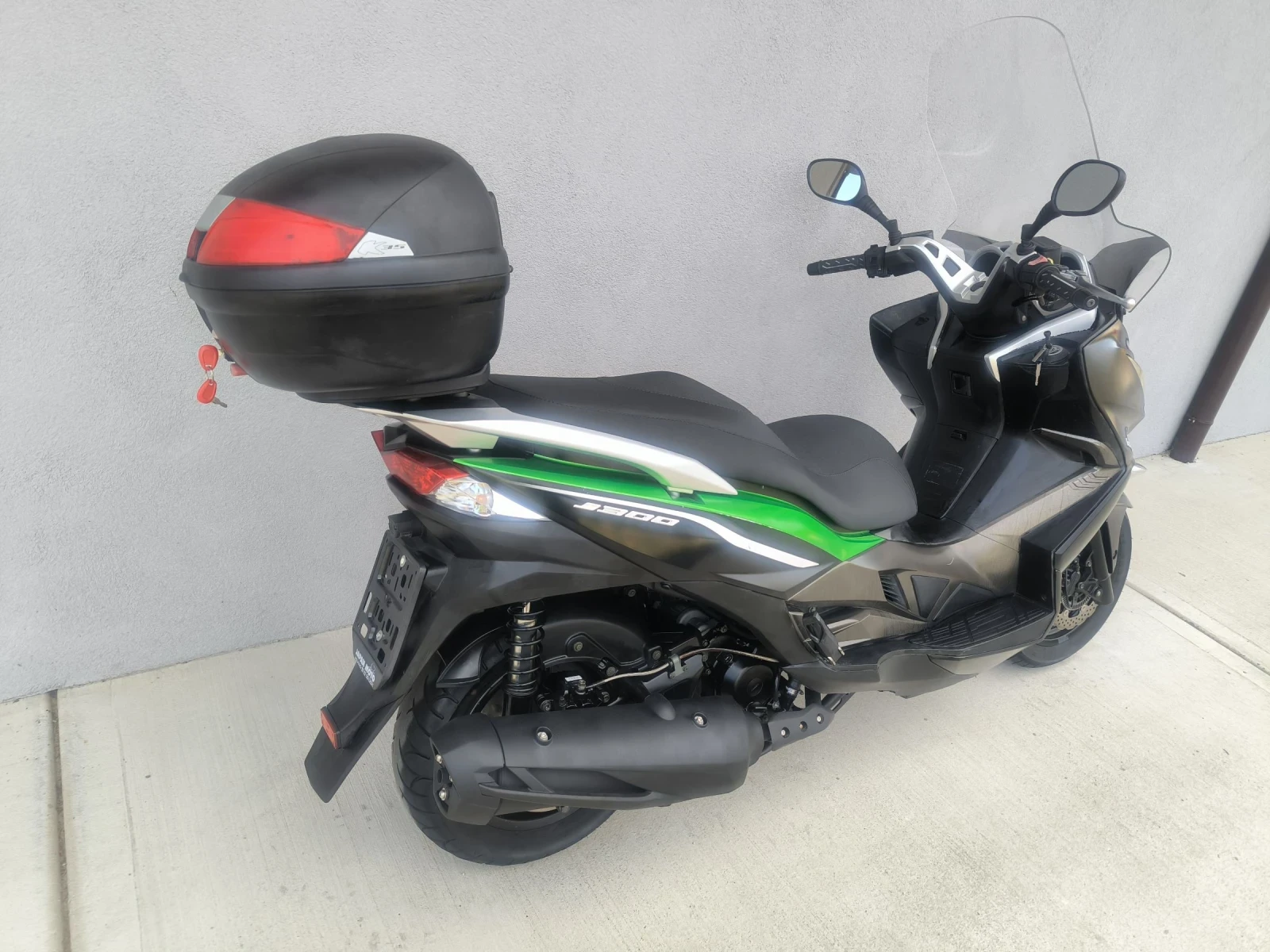Kawasaki J300 2011 година  - изображение 3