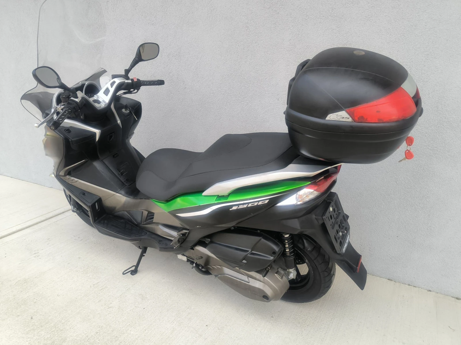 Kawasaki J300 2011 година  - изображение 9