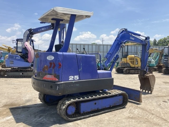 Багер Hitachi Hanix H27 - 4 ЦИЛИНДРОВ - ОЧАКВАН 30.09.2026!, снимка 4 - Индустриална техника - 54610833